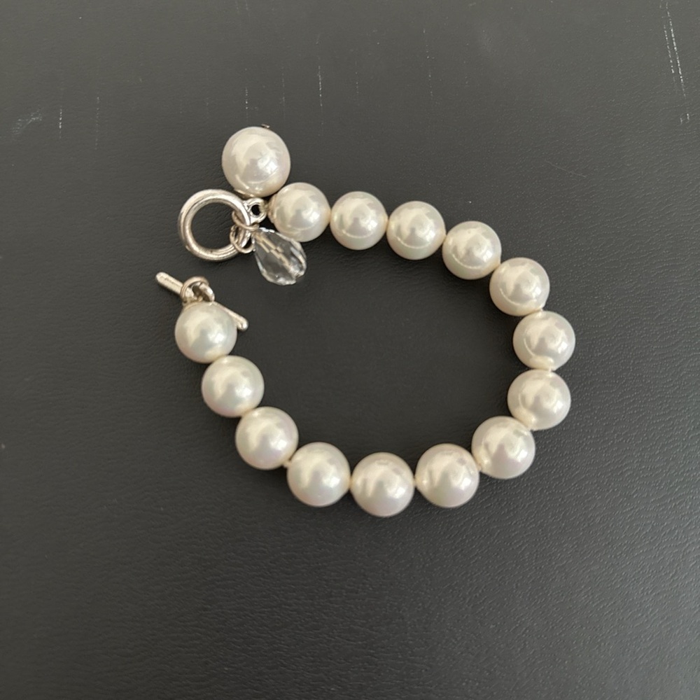 Elegant Pearl Bracelet
